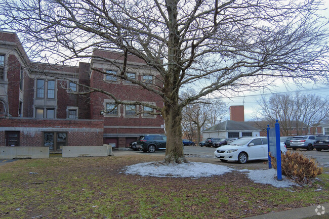 Pickering Middle School has an overall grade of C on Niche.