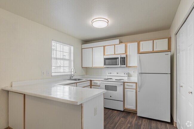 3BR, 2BA - 1,100SF - Kitchen