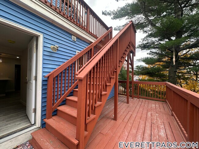 13 Gladstone St, Everett, MA 02149 - photo 4