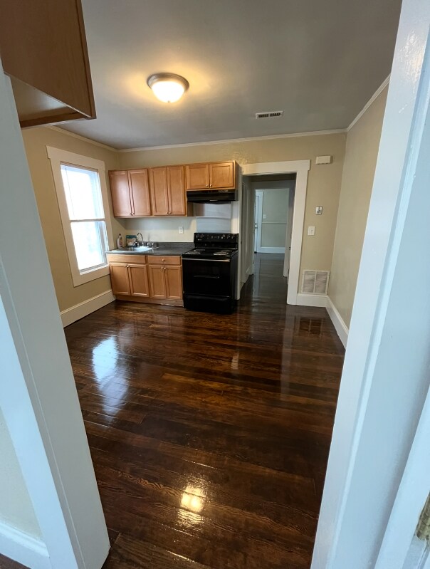 11 Wilmington St Unit 2E, Brockton, MA 02301