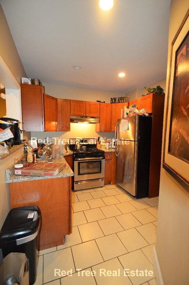 72 Egmont St Unit 1, Brookline, MA 02446