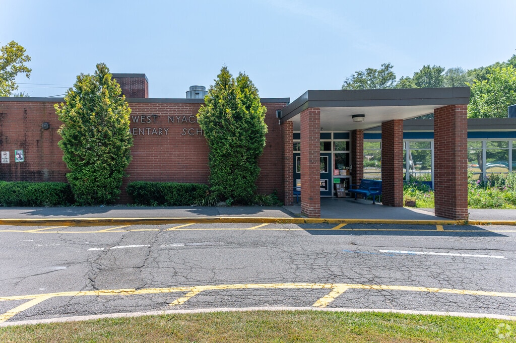 West Nyack Elementary School gets a B-plus from Niche.