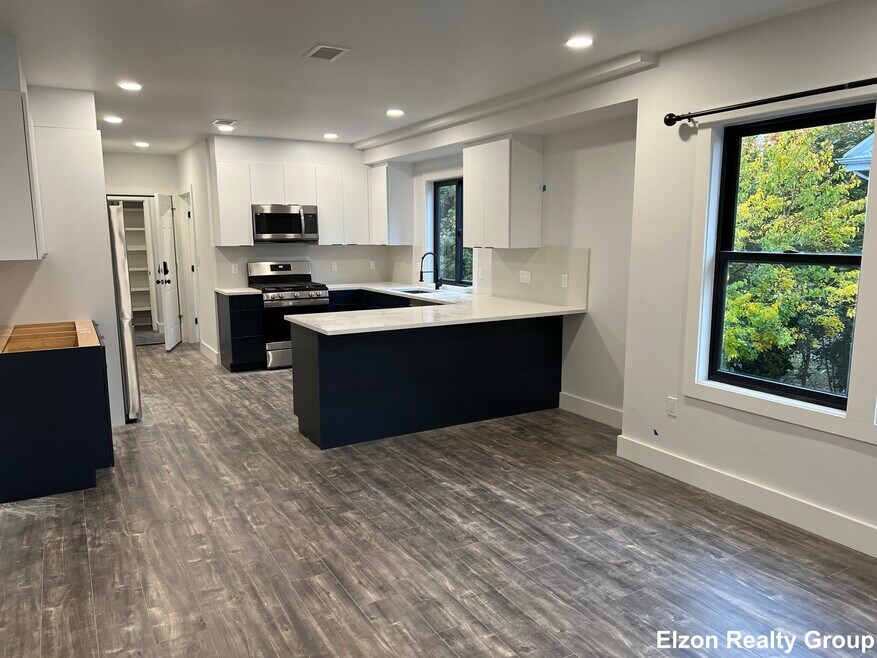 42 Radnor Rd unit 2, Brighton, MA 02135 - photo 1