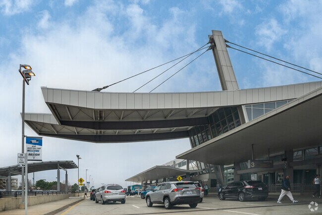 The Raleigh-Durham International Airport is around a 50-mile trip that will take a little over an hour on North Carolina Highway 210—a road that makes up Anderson Creek’s eastern border.