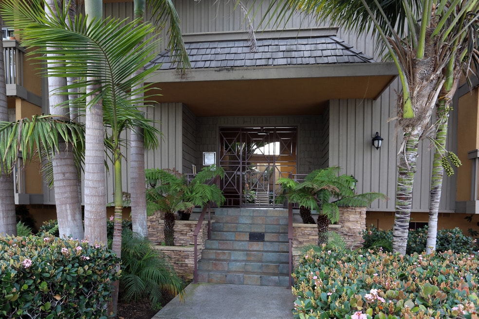 Elan Coco Palms, San Diego, CA 92107 - photo 1