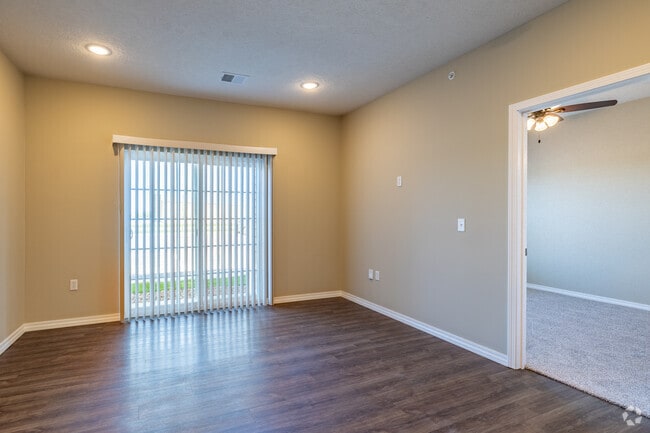 1BD, 1BA - 598SF - Living Area