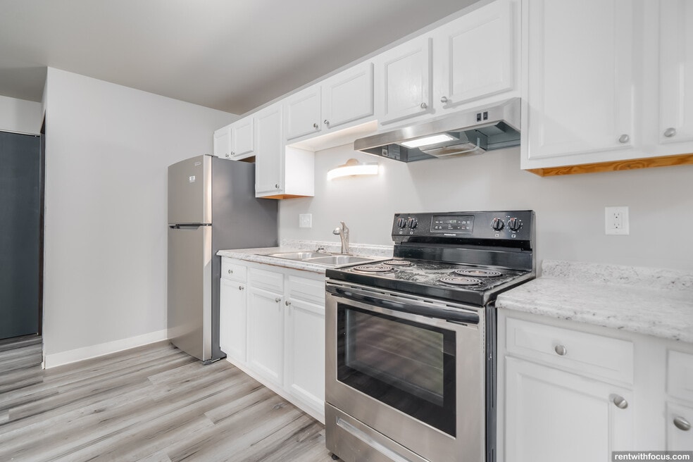 Lakeview Ridge, Menasha, WI 54952 - photo 1