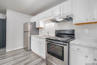 996-1000 Third St, Menasha, WI 54952