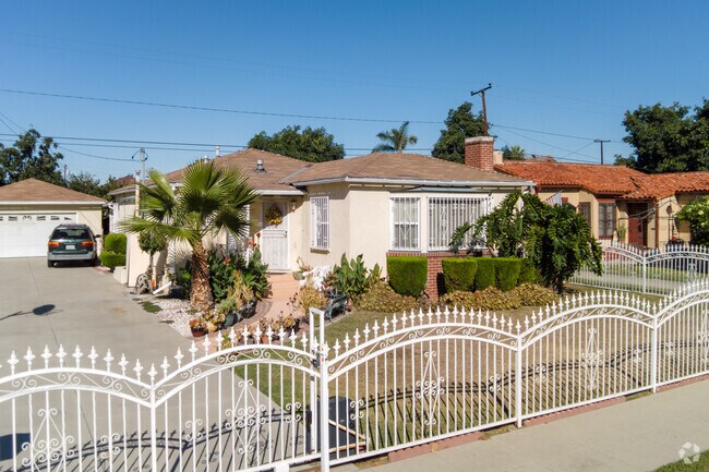 When you find your home in El Monte good schools and jobs will be nearby.