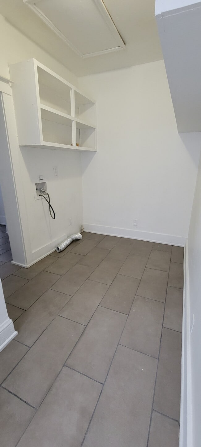 617 W Main St unit 1, Galesburg, IL 61401 - photo 4