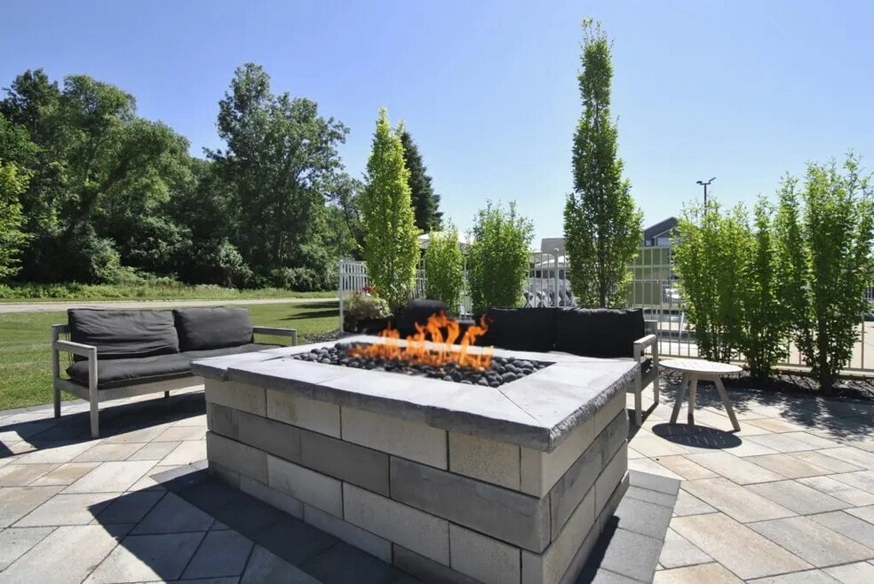 Hunters Ridge Apartments & Townhomes