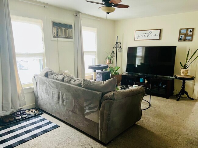 33 Putnam St unit C, Milford, NH 03055 - photo 5