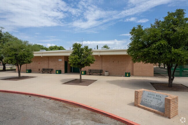Santa Rita High School serves grades 9-12 in Tucson, Arizona.