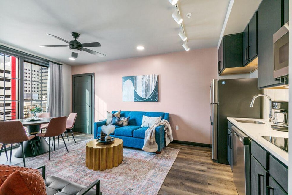 611 Commerce St unit ID1267087P, New Orleans, LA 70130 - photo 1