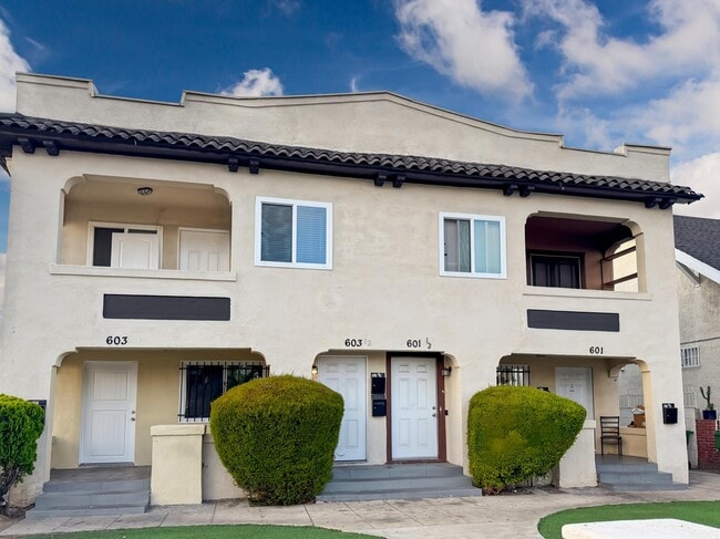603 1/2 W 49th St, Los Angeles, CA 90037 - photo 2