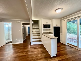 5615 Southampton Rd, Charlotte, NC 28217