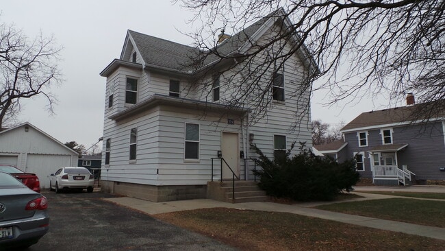 154 S Franklin St, Whitewater, WI 53190 - photo 3