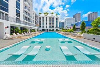 218 NW 8th St, Miami, FL 33136