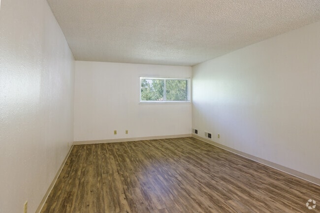 1BR, 1BA- 655SF