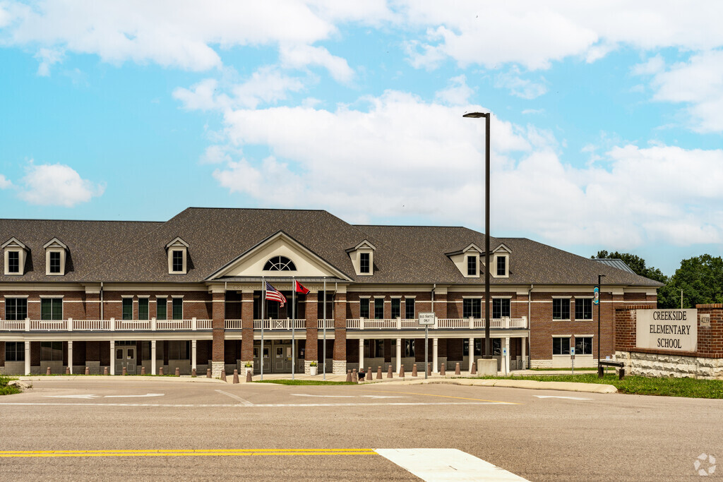 Creekside Elementary School offers a public education in Franklin, Tennessee.