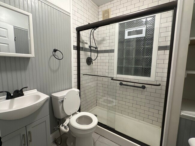 9205 Clifton Blvd unit 9205 Clifton blvd, Cleveland, OH 44102 - photo 5