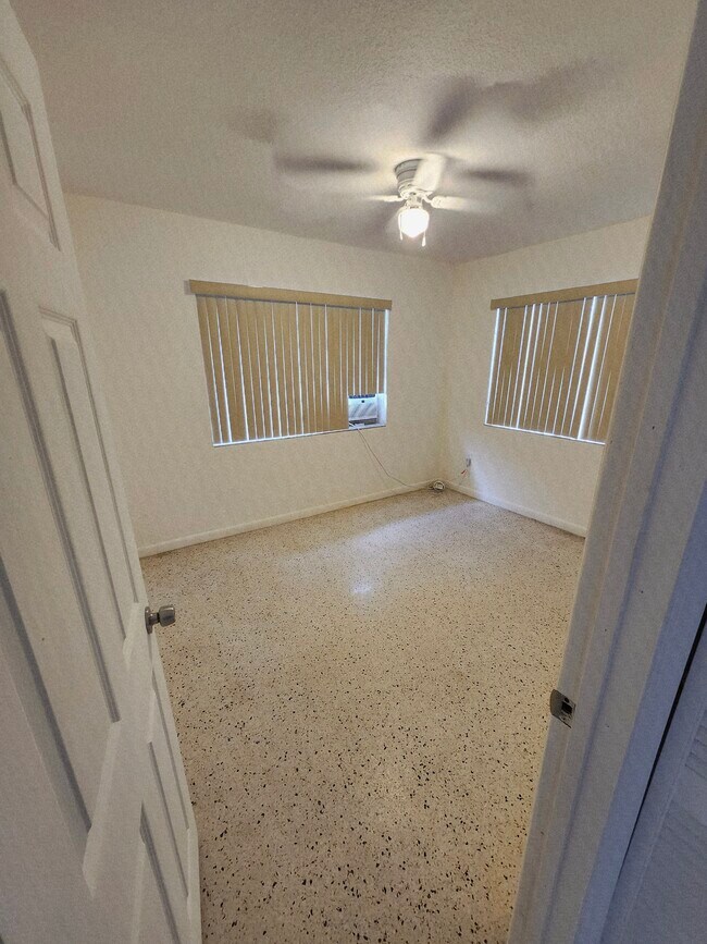 660 83rd St unit Apartment 4, Miami Beach, FL 33141 - photo 4
