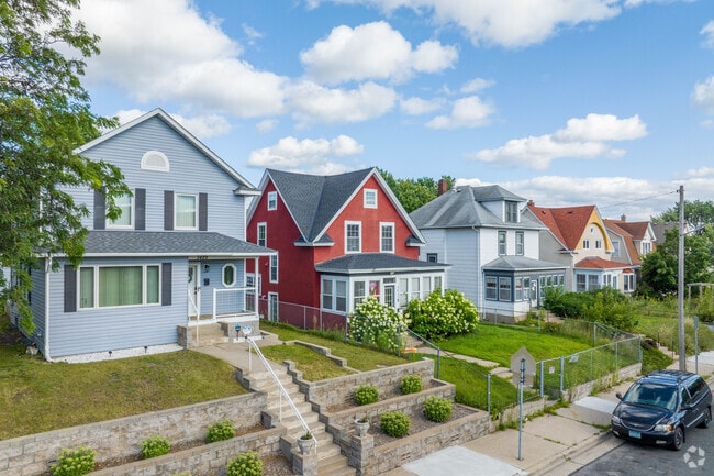 A row of homes in the Central Neighborhood.