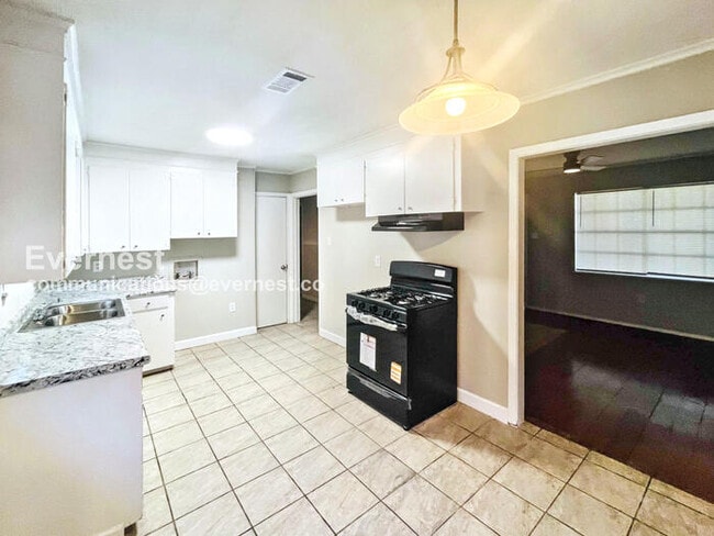 3010 Center St, Flora, MS 39071 - photo 2