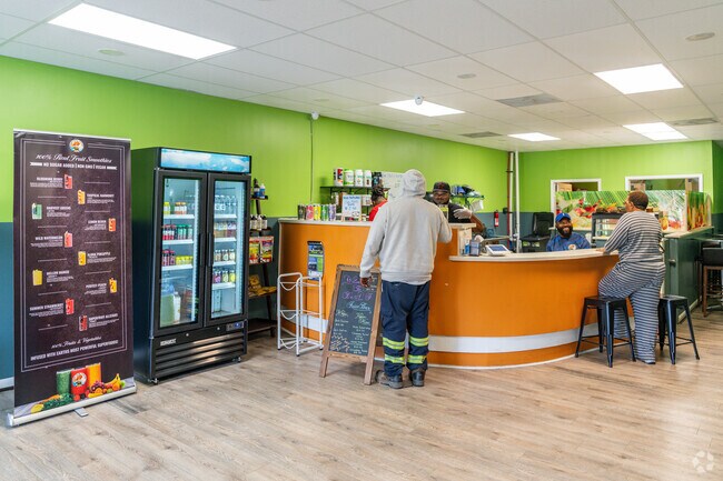 Ingleside’s Be-A-Juice Bar is known for smoothies made with fresh, natural ingredients.