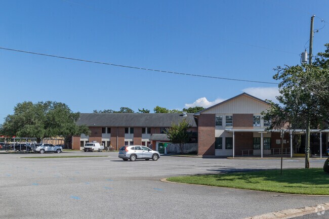 Cinco Baptist School