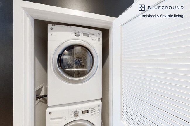 7400 Center Ave unit FL5-ID10840A, Huntington Beach, CA 92647 - photo 5