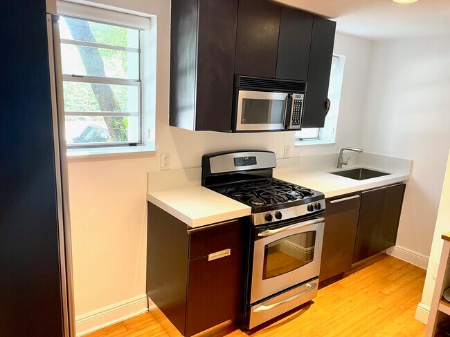 4812 Pine Tree Dr unit 104, Miami Beach, FL 33140 - photo 6