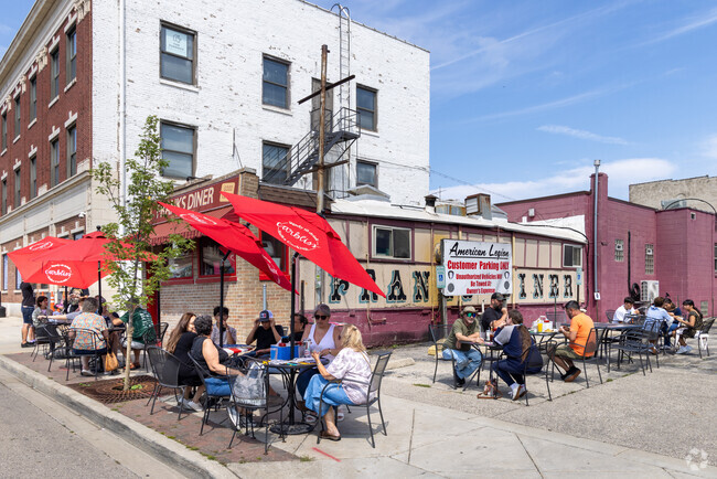 Roosevelt locals can enjoy nearby Frank’s Diner, which is a legendary Kenosha institution.