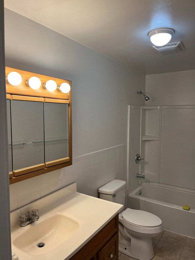 6030 E Taft Rd unit E2, Syracuse, NY 13212 - photo 3