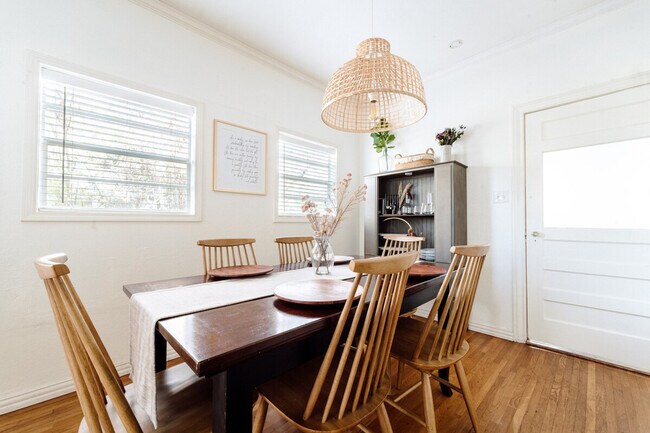 1025 N 34th St unit ID1352448P, Waco, TX 76710 - photo 2