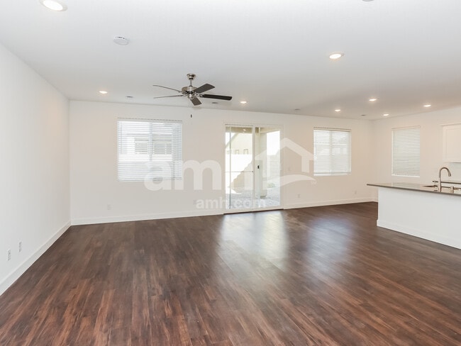 8944 Tiger Tooth Ave, Las Vegas, NV 89178 - photo 7