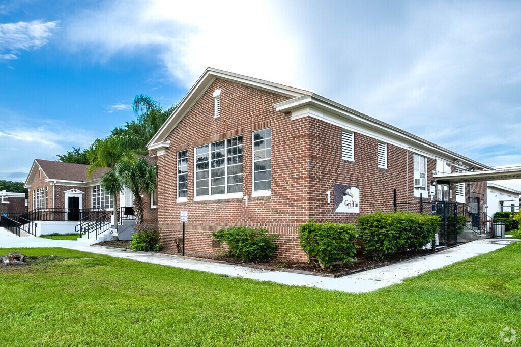 Griffin Elementary School is a public school located in with over 400 students in grades VPK- 5th.