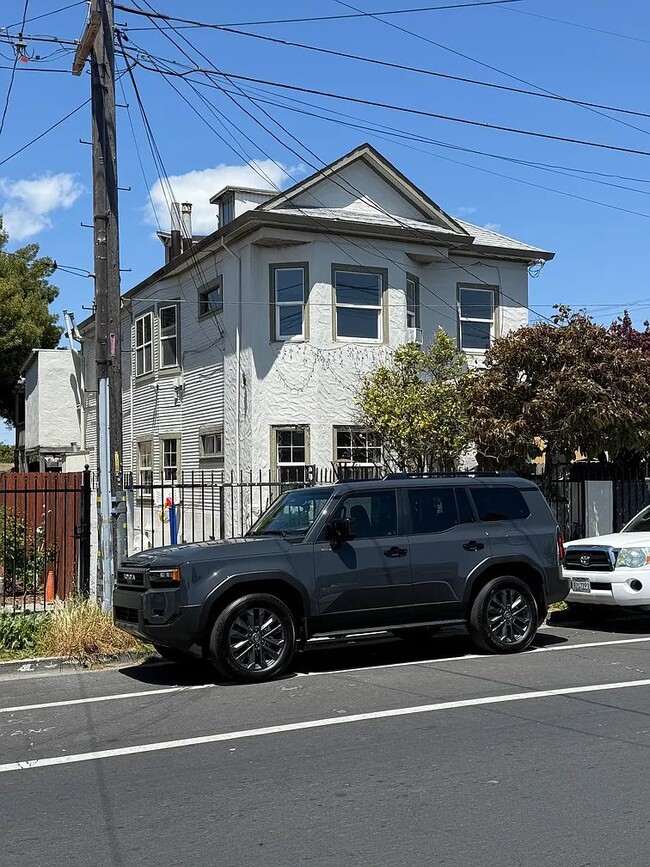 711 Pennsylvania Ave, Richmond, CA 94801