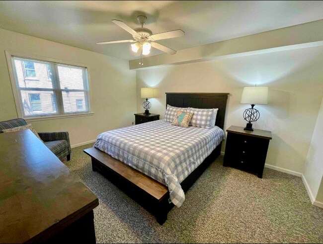 1335 Summit Ave unit 204, Oshkosh, WI 54901 - photo 3