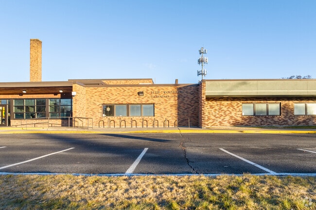 Seth Woodard Elementary sits close to other parks and schools in the neighborhood.