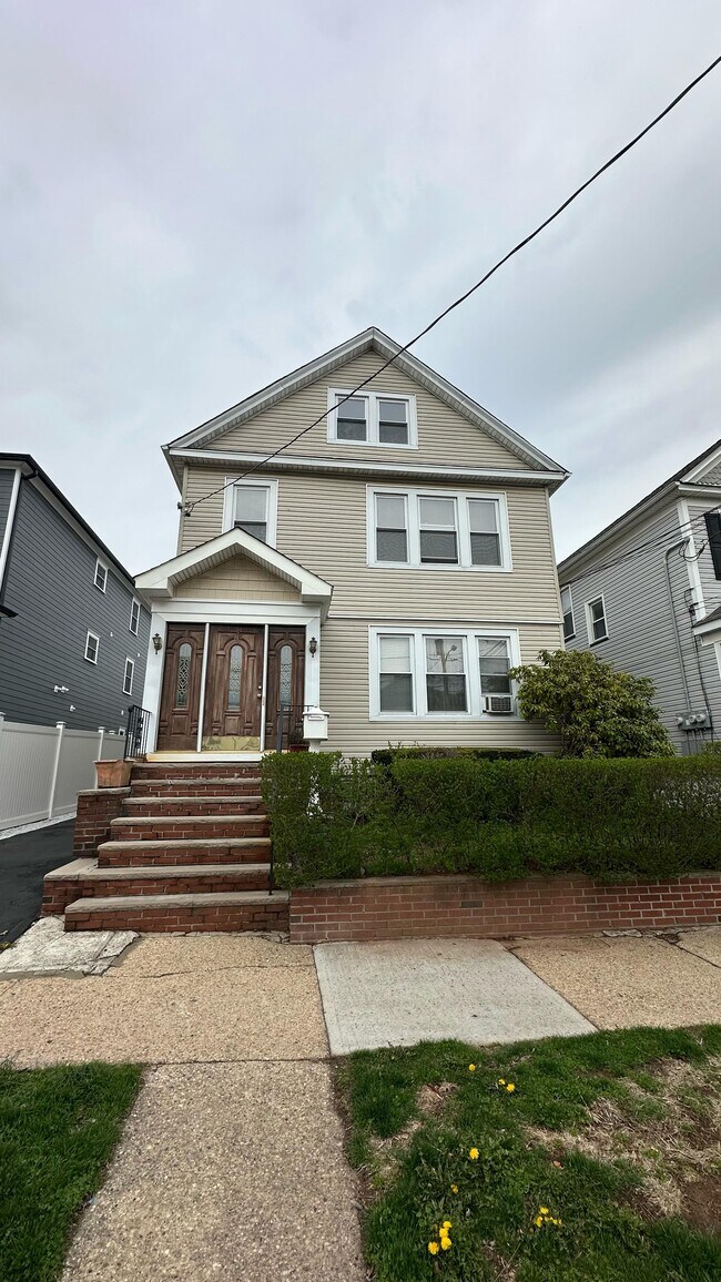 1044 Cross Ave Unit 2nd Floor, Elizabeth, NJ 07208