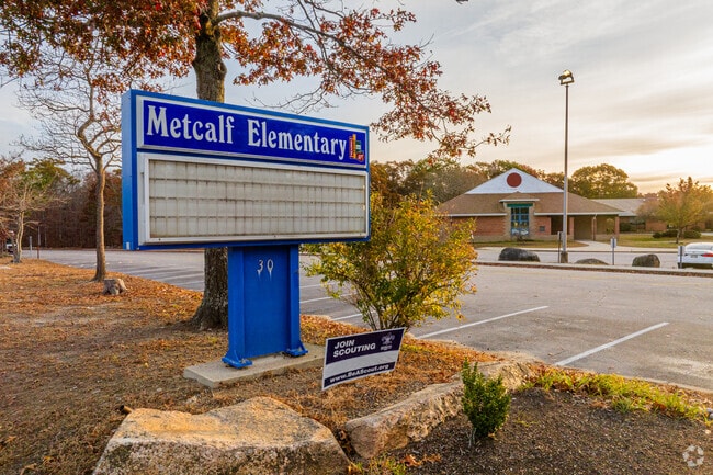 Metcalf elementary has a niche score of A- and a student teacher ratio of 13:1.
