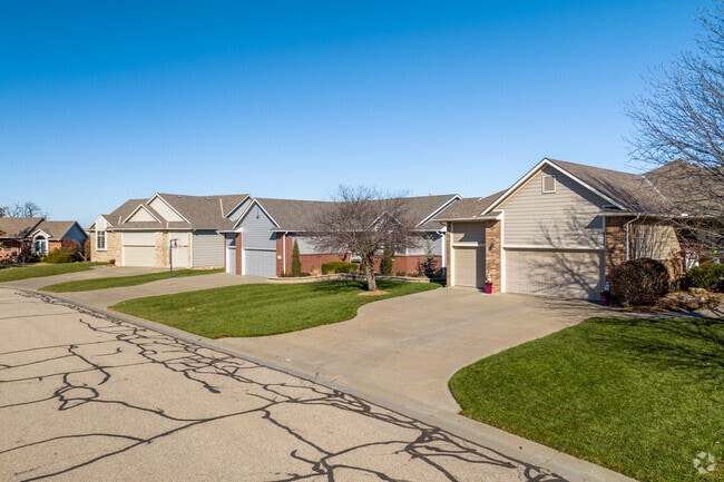 The streets of Sawmill Creek are lined with New Traditional Homes.