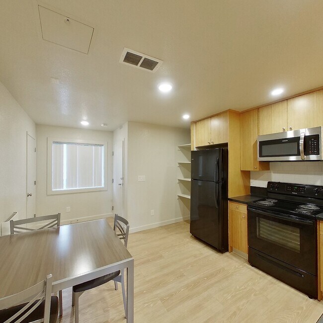 Piedmont Palace, Berkeley, CA 94704 - photo 7