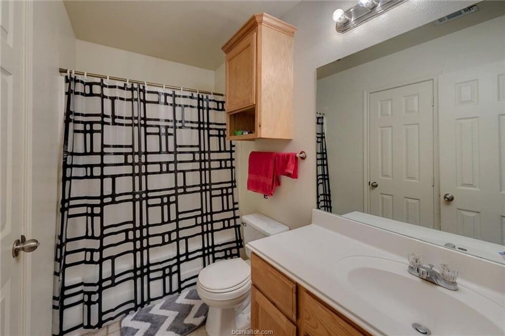 Beautiful 3 Bed, 3 Bath Duplex in South Co...