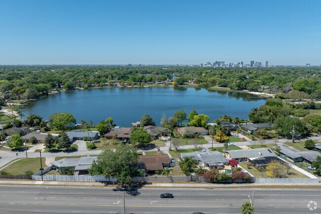 Lake Como is a beautiful community only 5 minutes from Orlando.