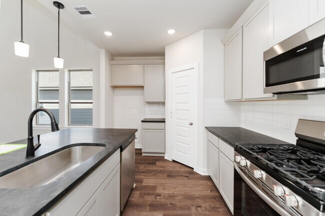 5815 Carrier Ridge, San Antonio, TX 78222 - photo 5