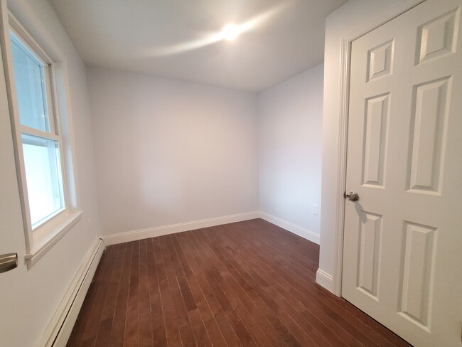 45 Fleming Ave 3