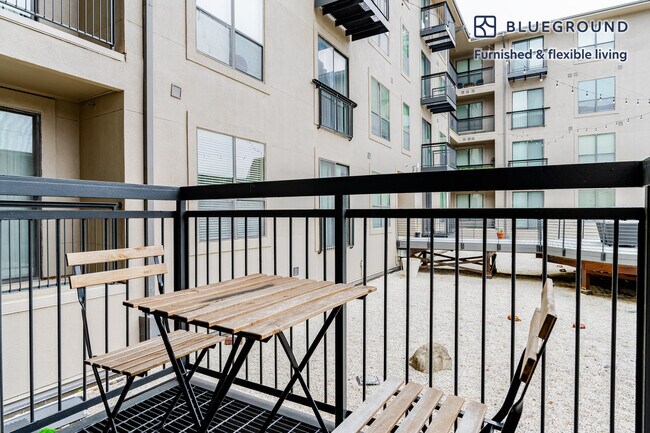 11501 Century Oaks Terrace unit FL3-ID304, Austin, TX 78758 - photo 4