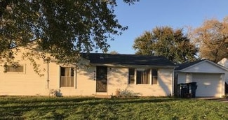 9039 S Knox Ave, Hometown, IL 60456